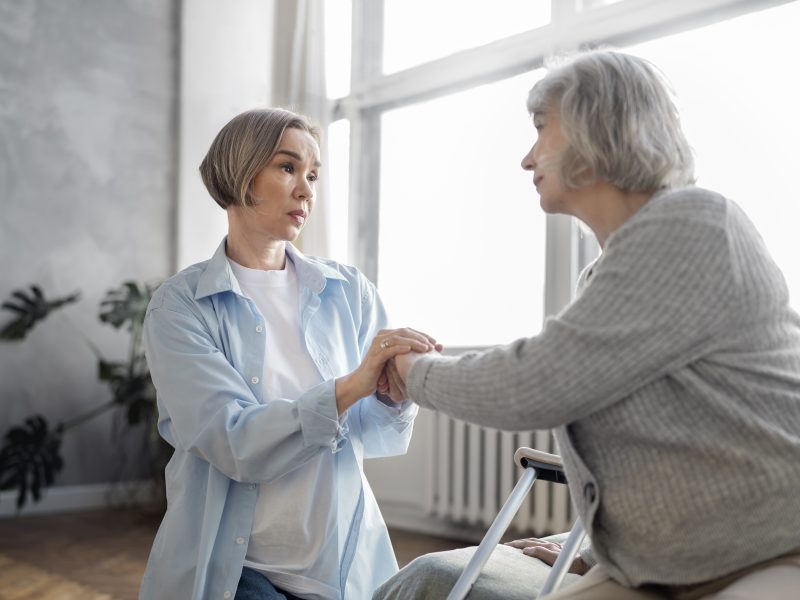 old-patient-suffering-from-parkinson (1)